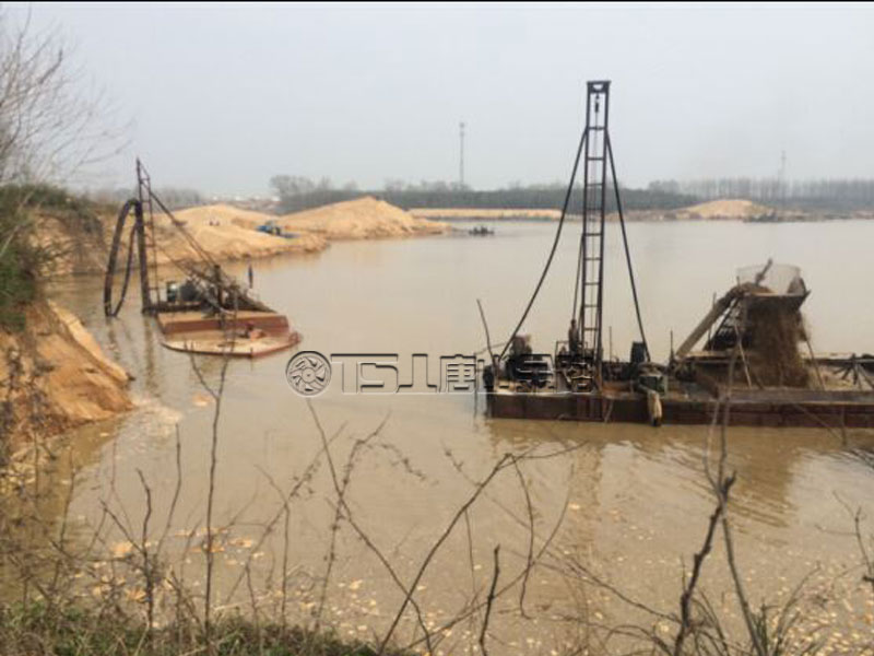 無節(jié)制開采河沙，河堤受損嚴重