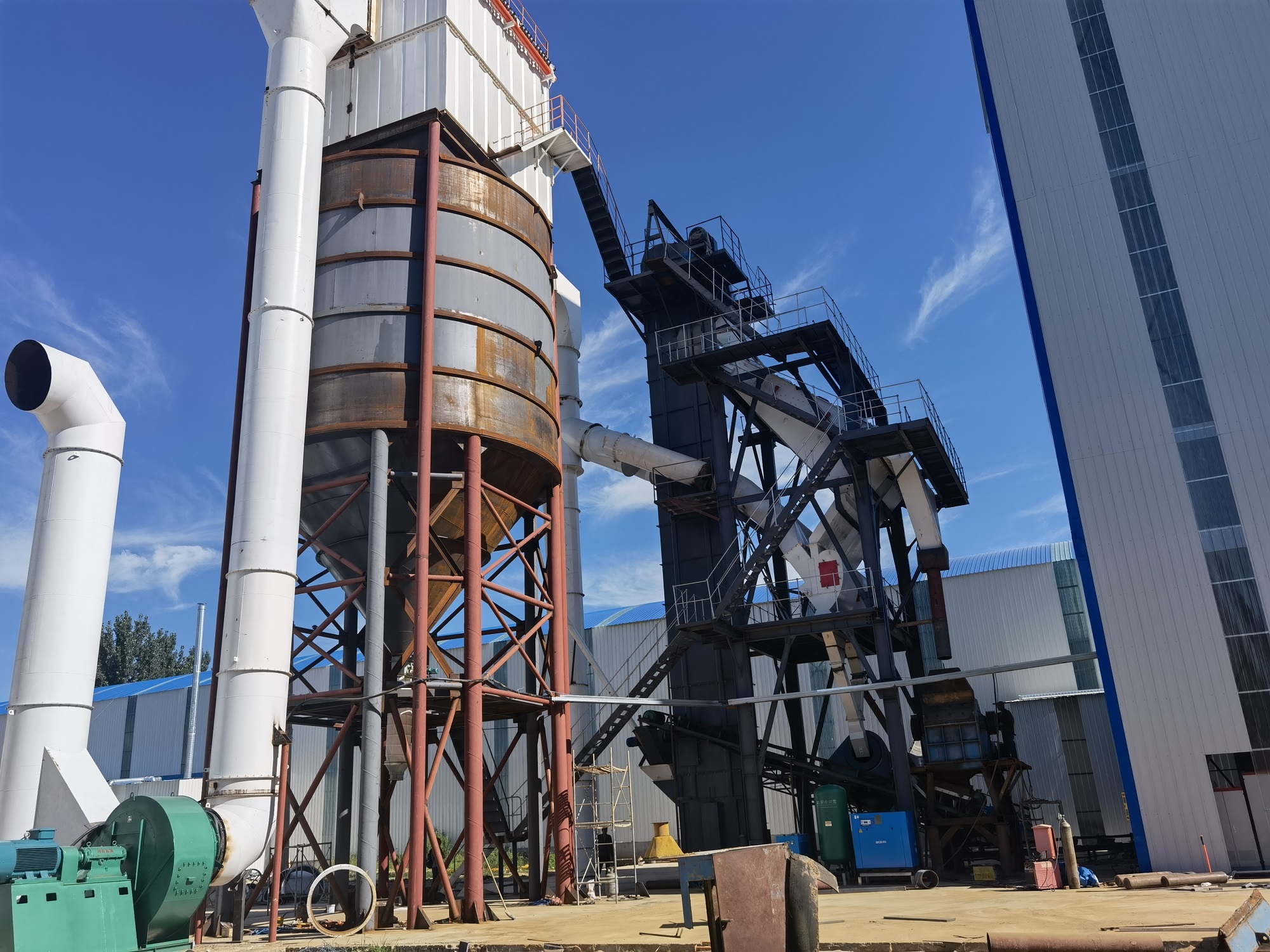 踐行綠色發(fā)展！干法制砂樓助力洗砂廠技改！