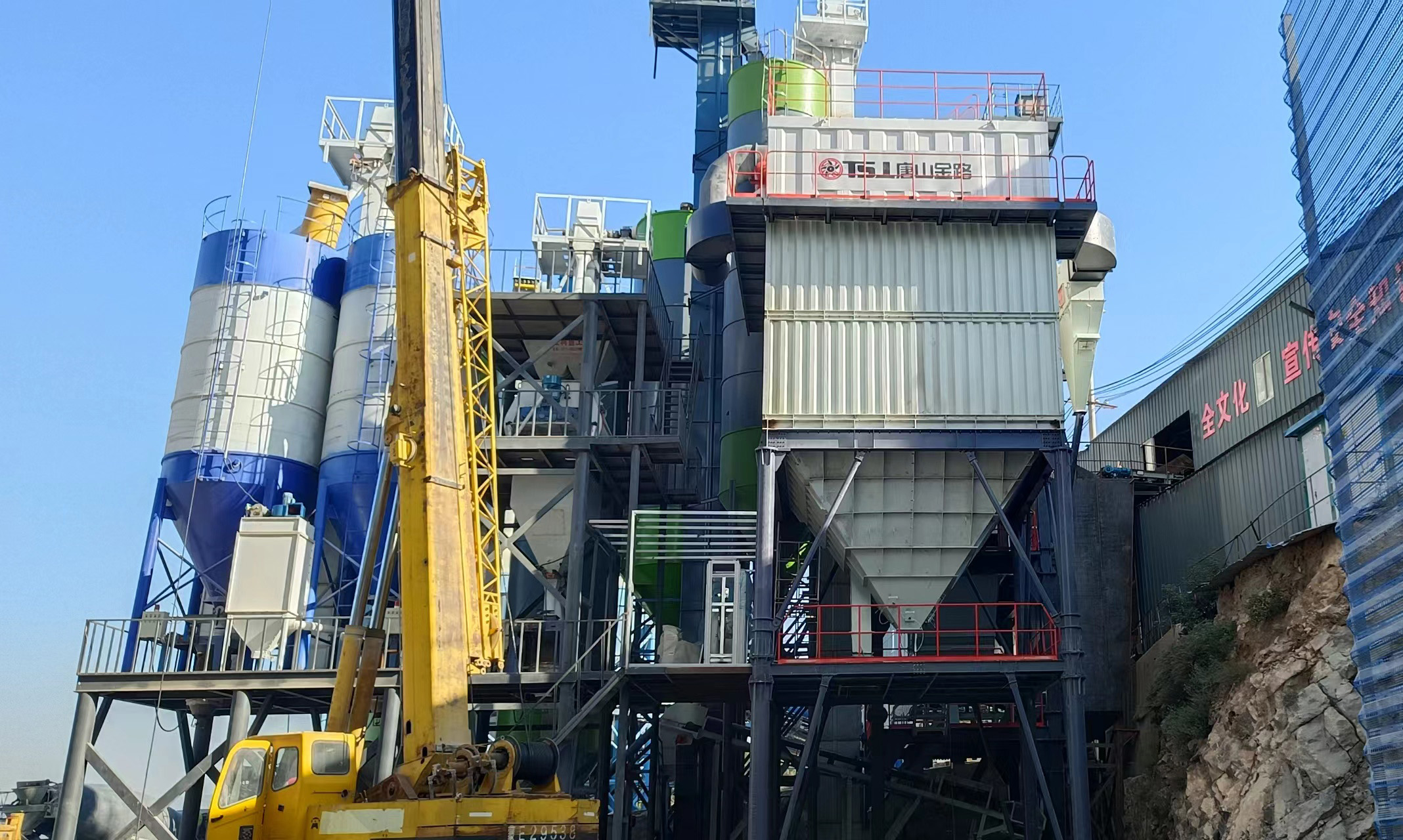 砂石企業(yè)向高質(zhì)量發(fā)展轉(zhuǎn)型，制砂樓向綠色智能化發(fā)展升級(jí)