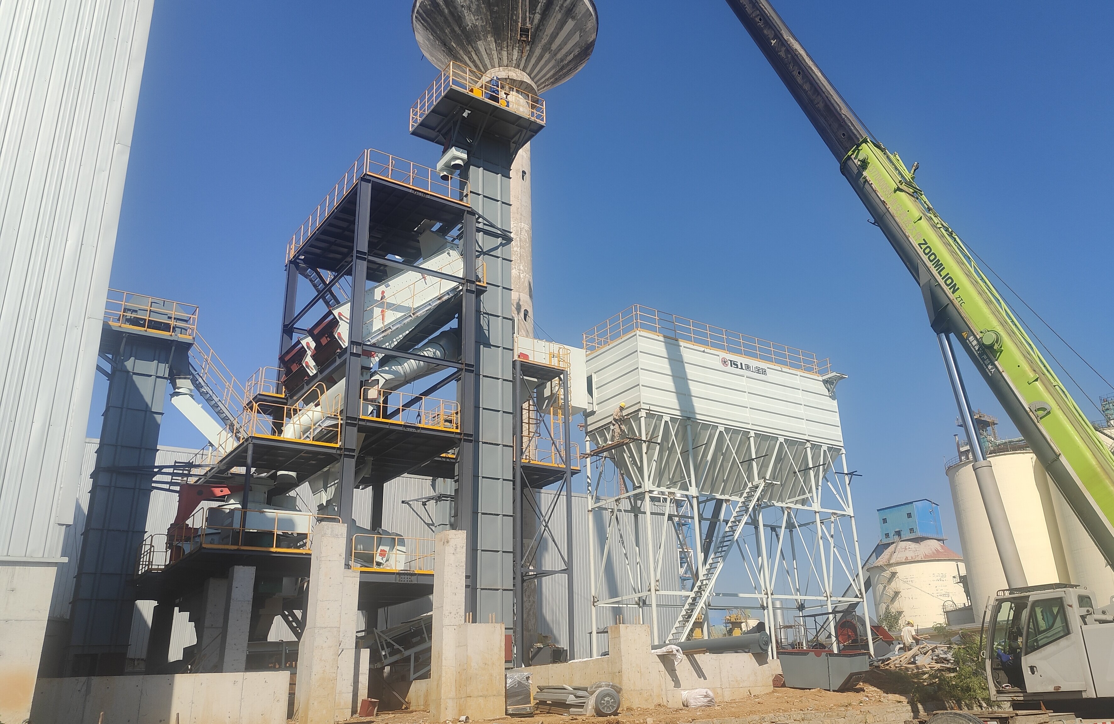 建筑垃圾堆成山？制砂樓一鍵 “點(diǎn)石成金”！